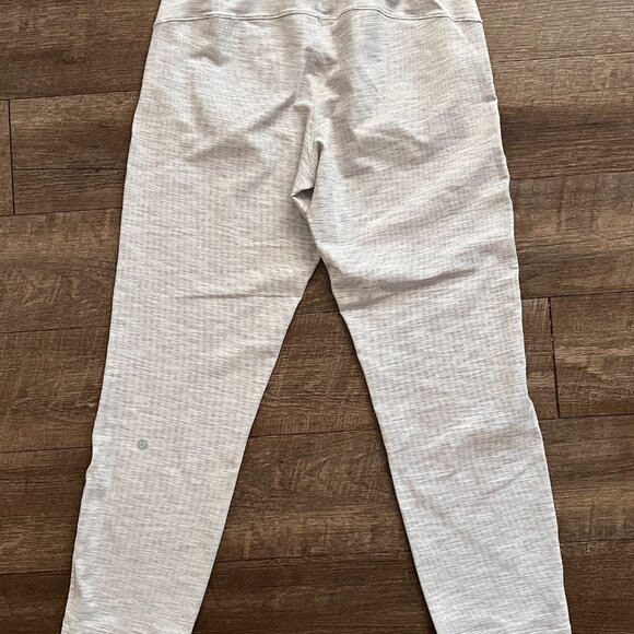 Lululemon On The Fly Pant Vertical Pinstripe Heather Grey/White Size 6 Luxtreme - Picture 8 of 14